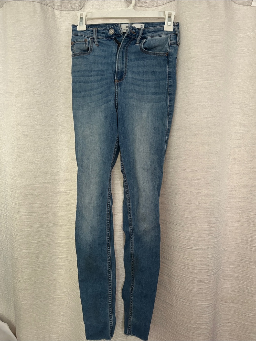 Hollister Skinny Jeans in Medium Blue Wash